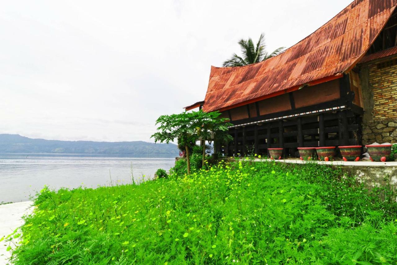 Hotel Sumber Pulo Mas Ambarita Exterior foto